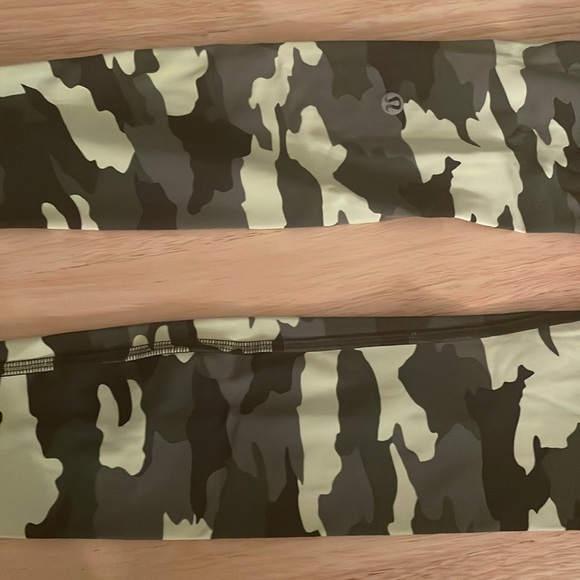 Green Camouflage Lululemon leggings! - Picture 4 of 5